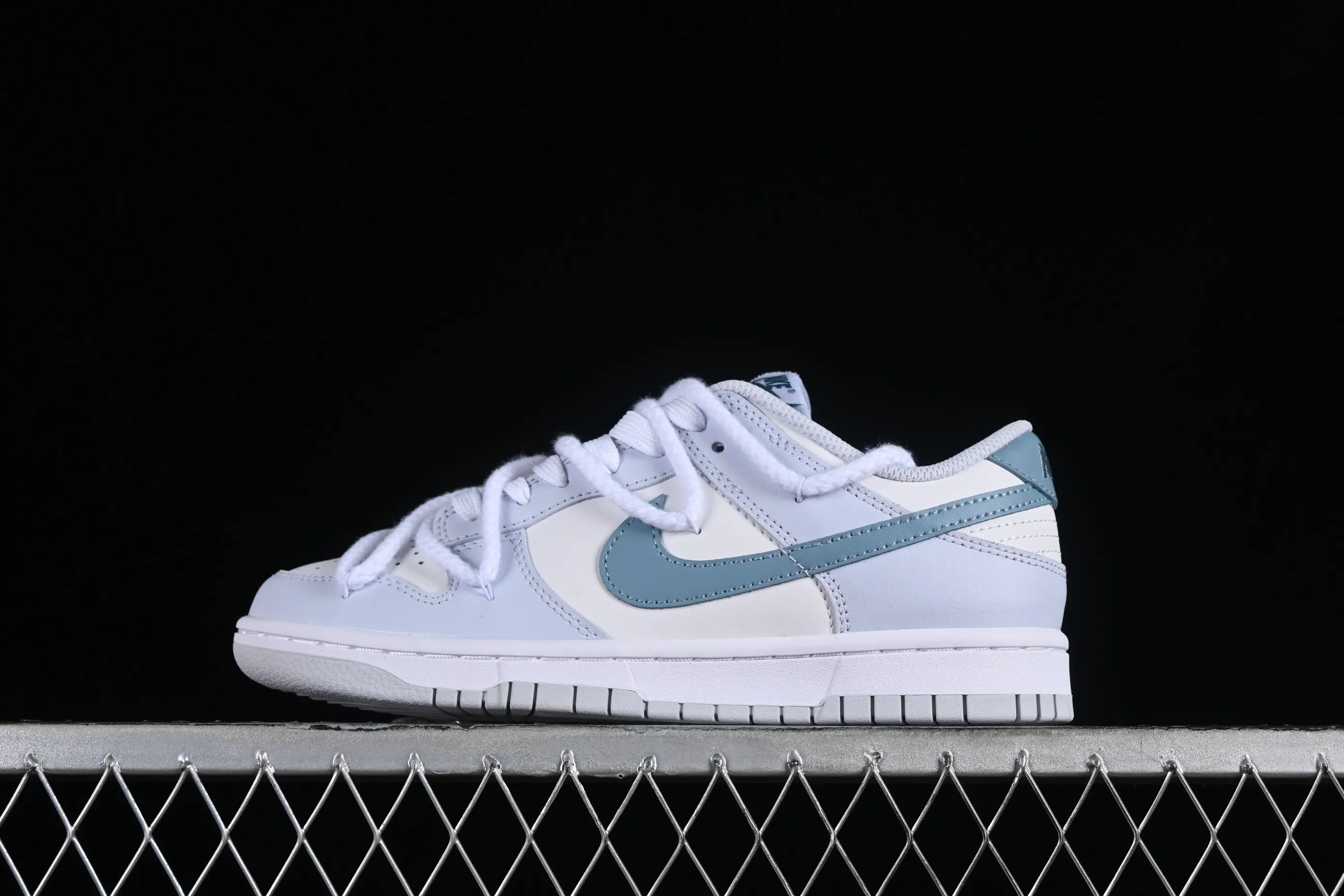 All Categories Nk SB Dunk Series Nk SB Dunk Low Low-top Sneakers Nk Dunk Low Nattiberry Summer Style Campus Style Year of the Dragon Limited Simple SB Strappy Low-top Casual Sneakers FD1232-002